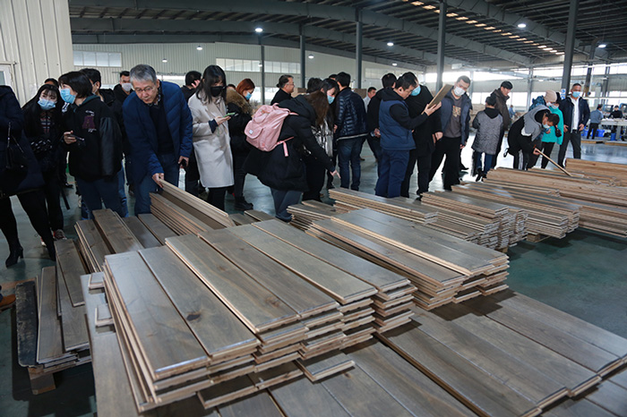 c7c7娱乐平台官网入口地板出产车间